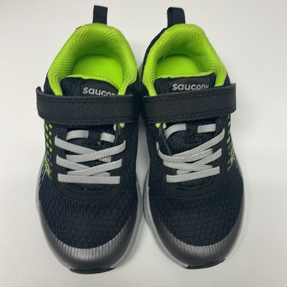 Brand New Saucony size Boys 10.5 M Black, Green and Grey - Picture 2 of 4